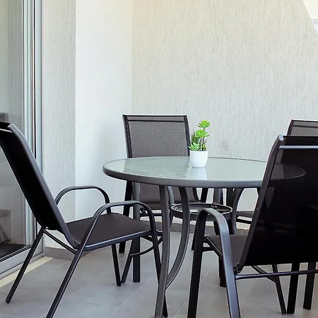 Apartment Modern 2 Bedroom - Tourist Area Collection *